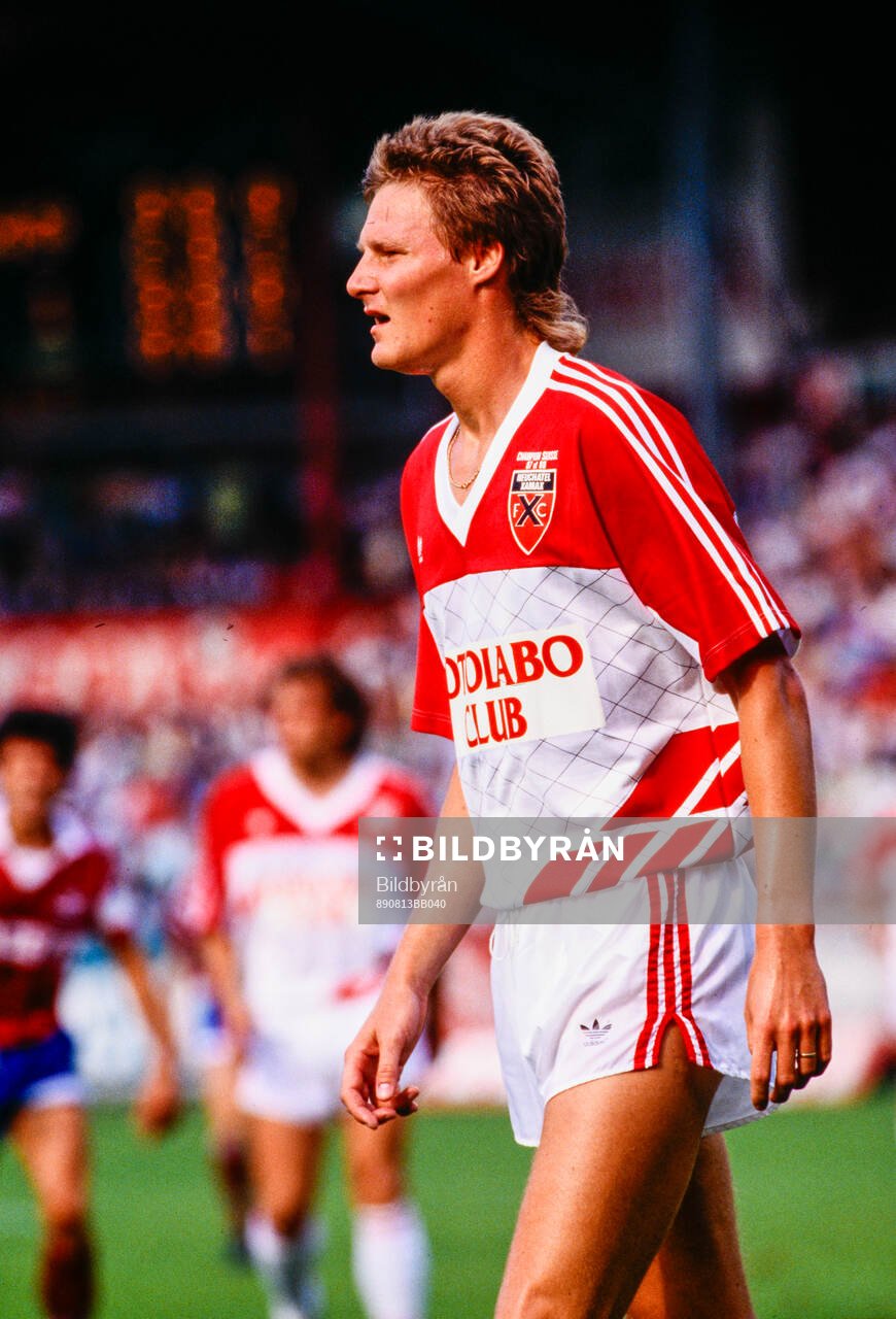 Peter Lönn. Football, Swiss League: Peter Lonn, Neuchatel