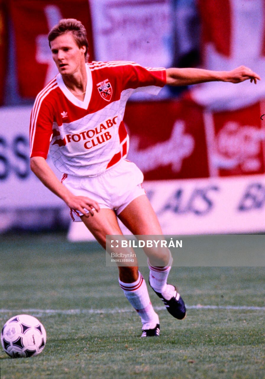 Peter Lönn. Football, Swiss League: Peter Lonn, Neuchatel