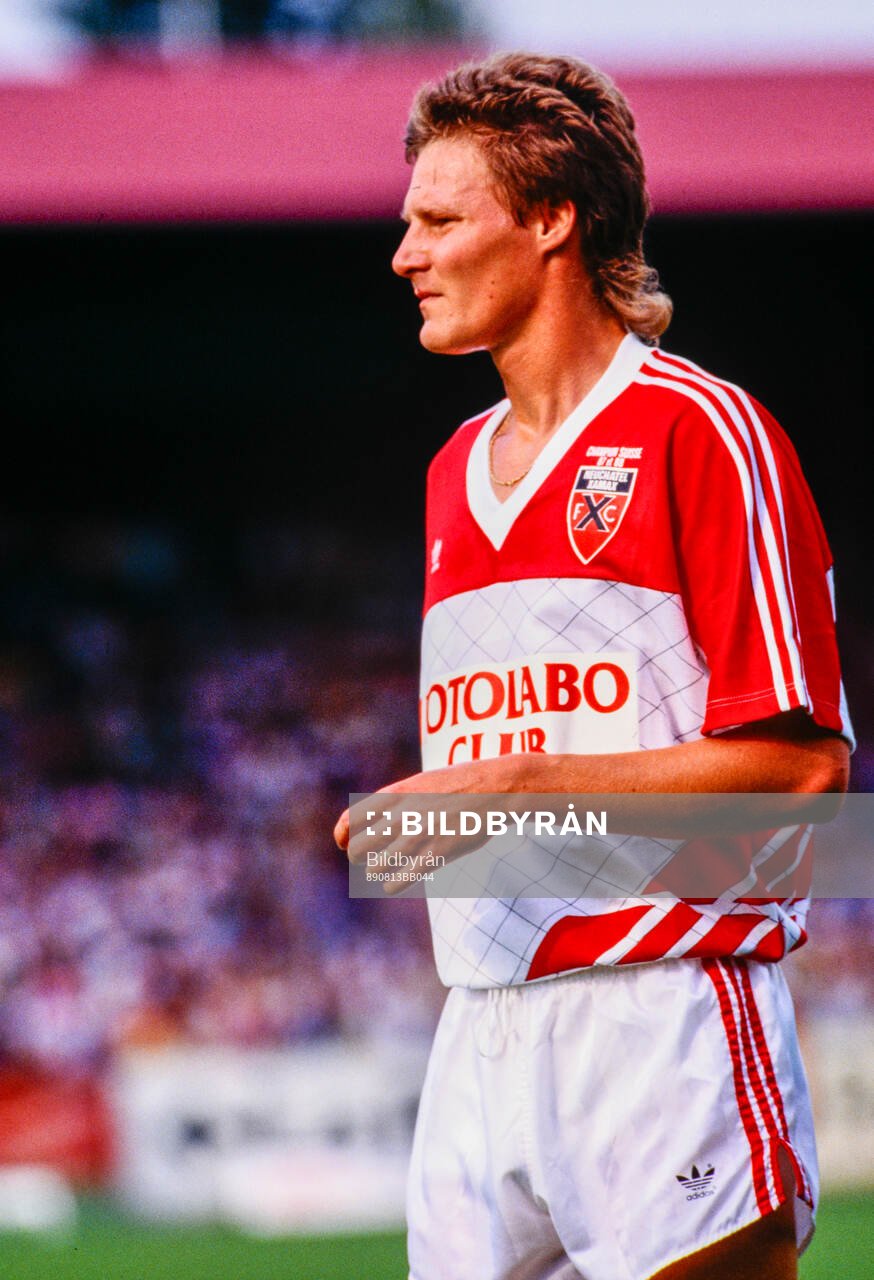 Peter Lönn. Football, Swiss League: Peter Lonn, Neuchatel