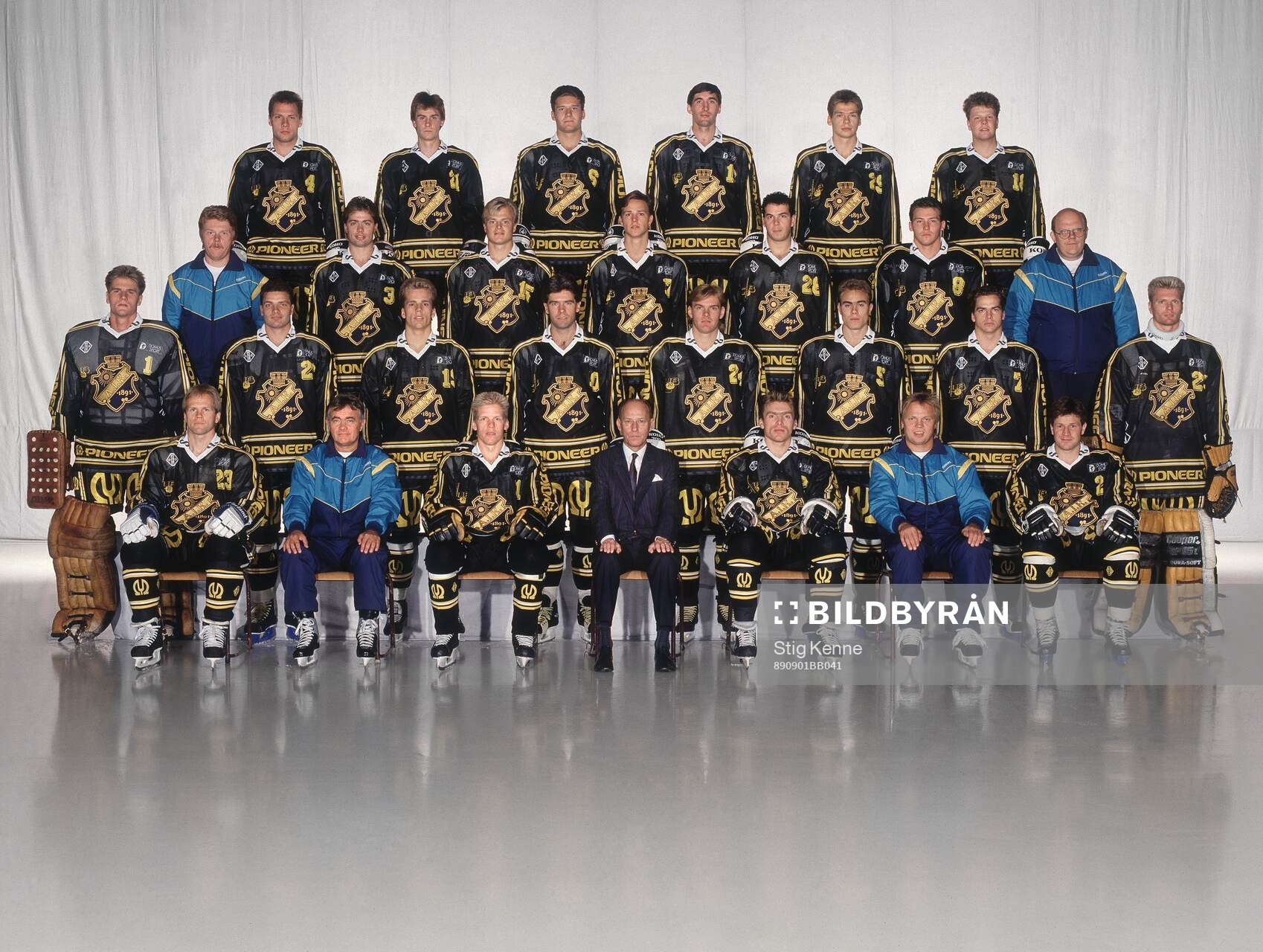 Spelare och personal i AIK
