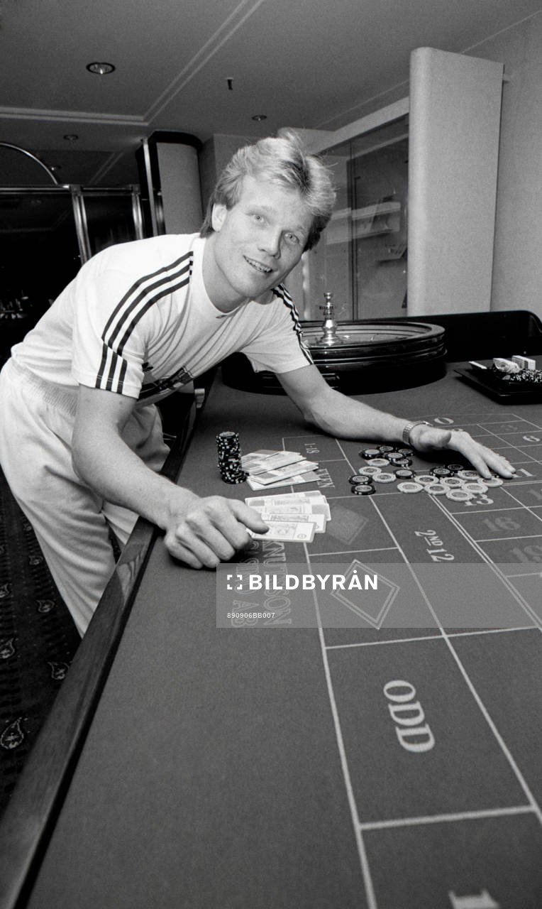 Leif Engqvist provar på roulette