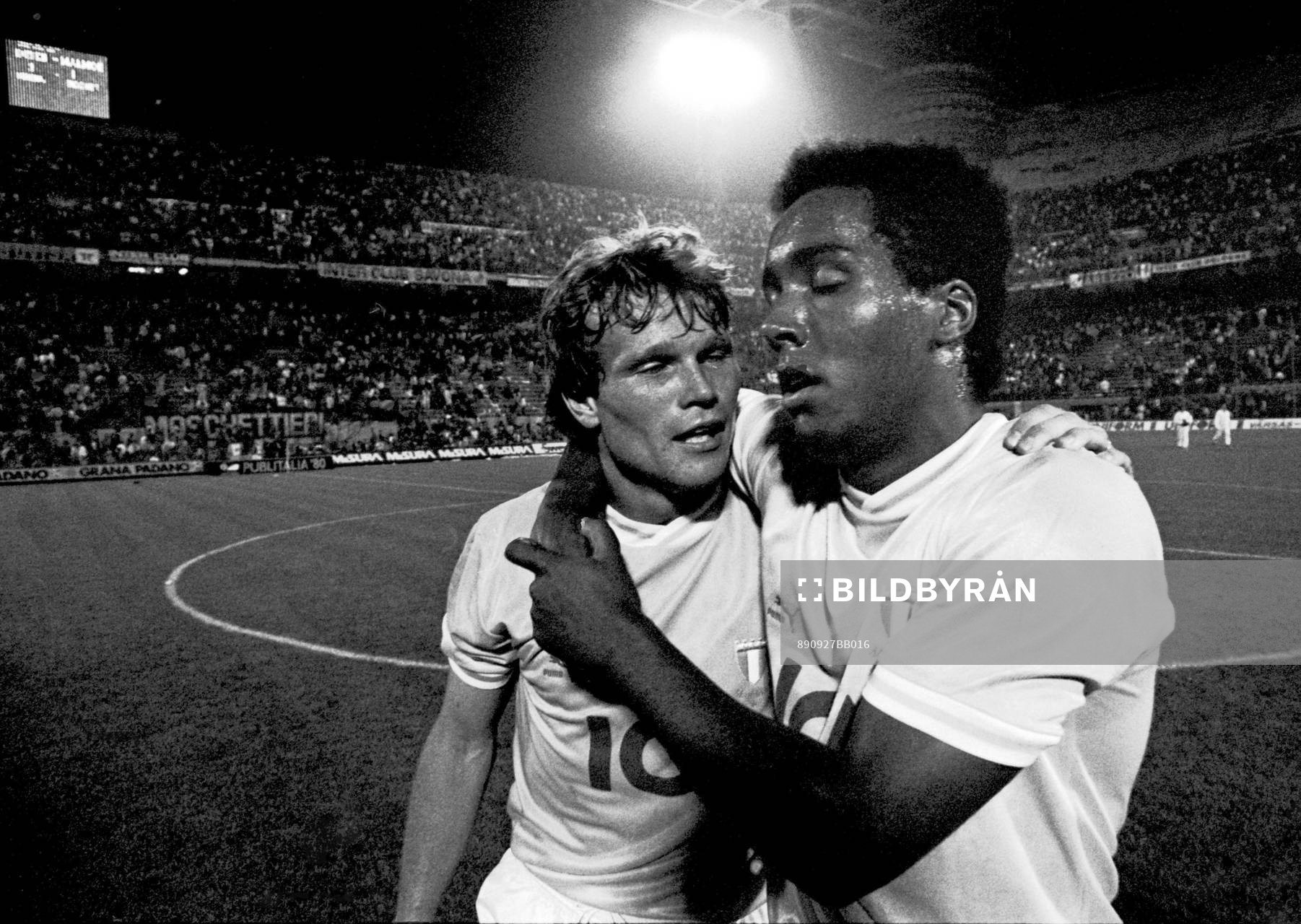 Leif Engqvist och Martin Dahlin jublar