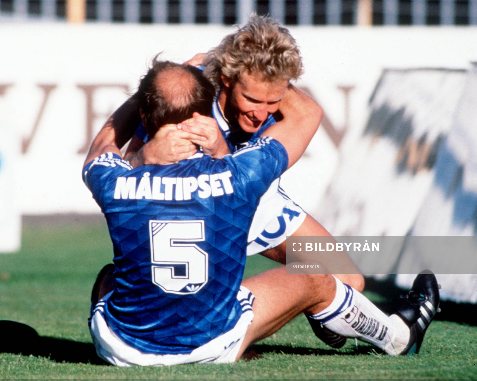 Fotboll, U. Sjölin och Tommy Frejdh, Halmstad, jubel