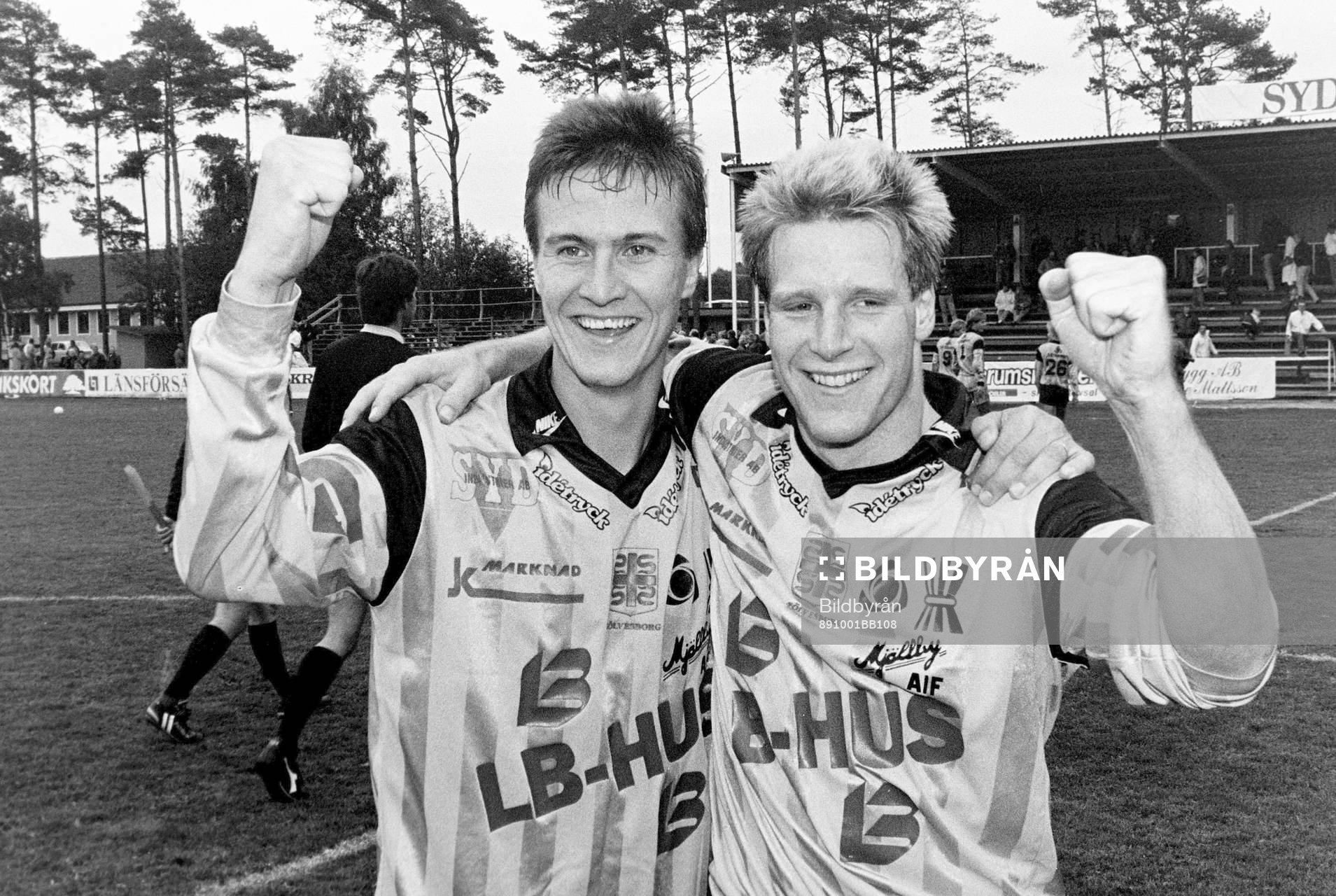 Mjällbys målskyttar Per Harrysson och Thomas Andersson