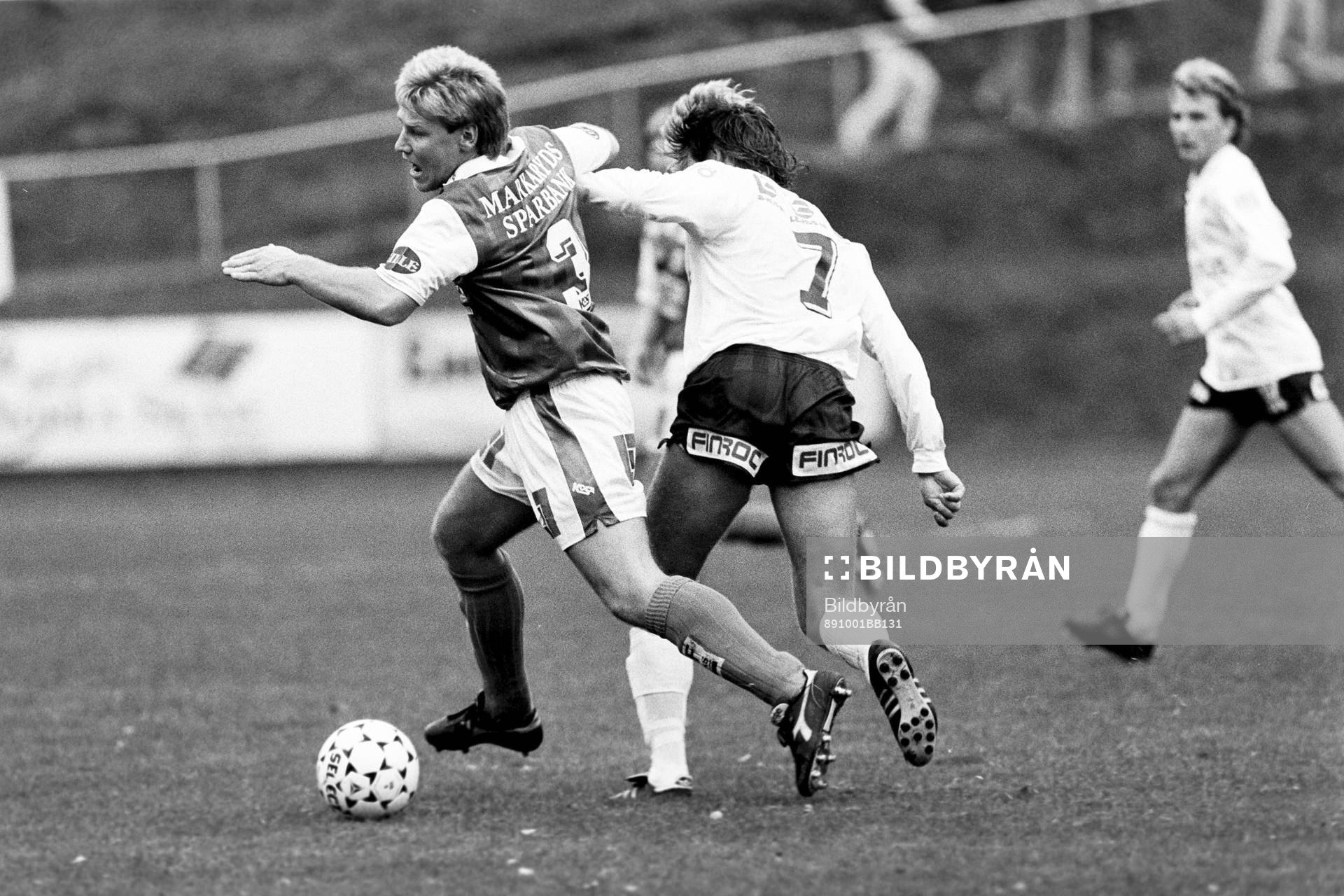 Fotboll, Div 1 Södra, Markaryd - Bromölla, 1-1: Thomas Nordström, Markaryd med bollen.