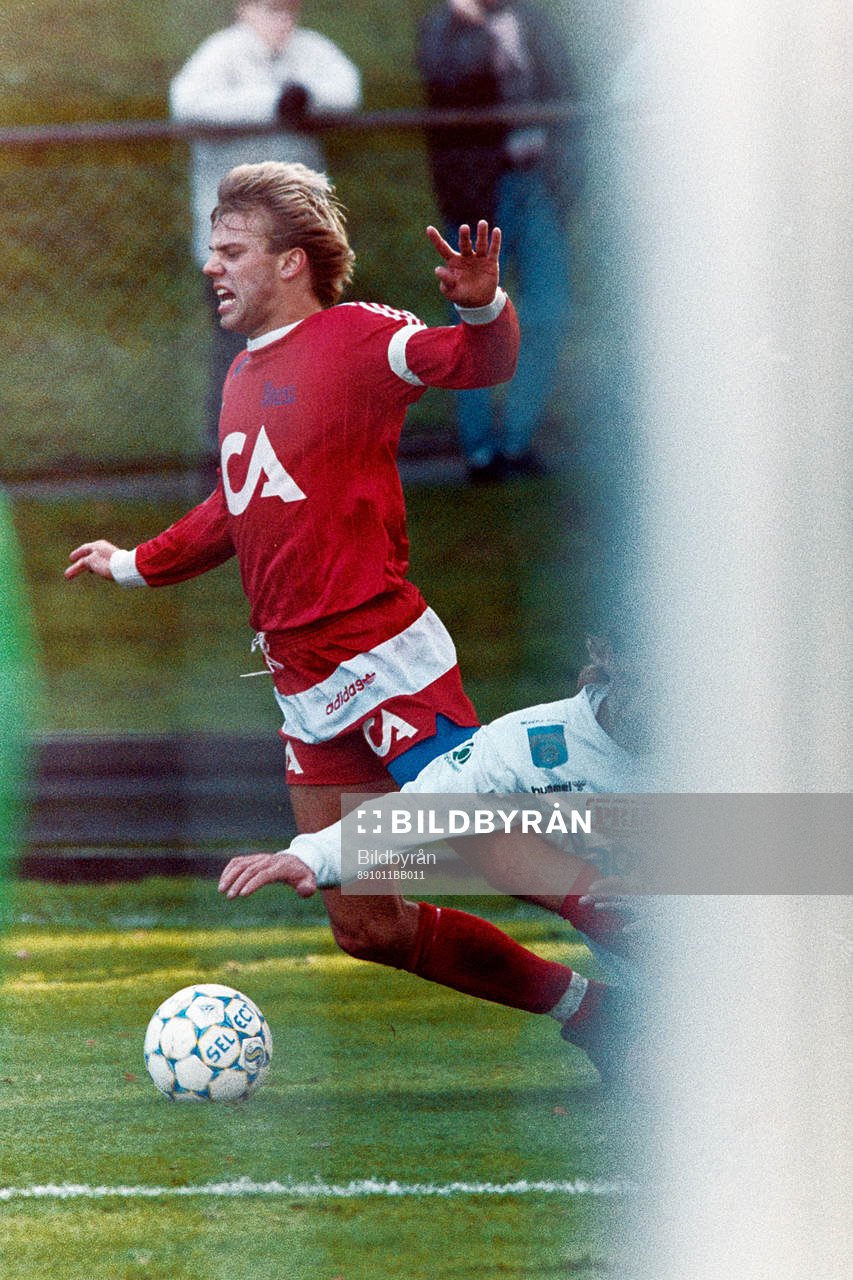 Fotboll, Div 1 Södra, Bromölla - Öster, 0-2: Hans Eklund, Öster stoppas.