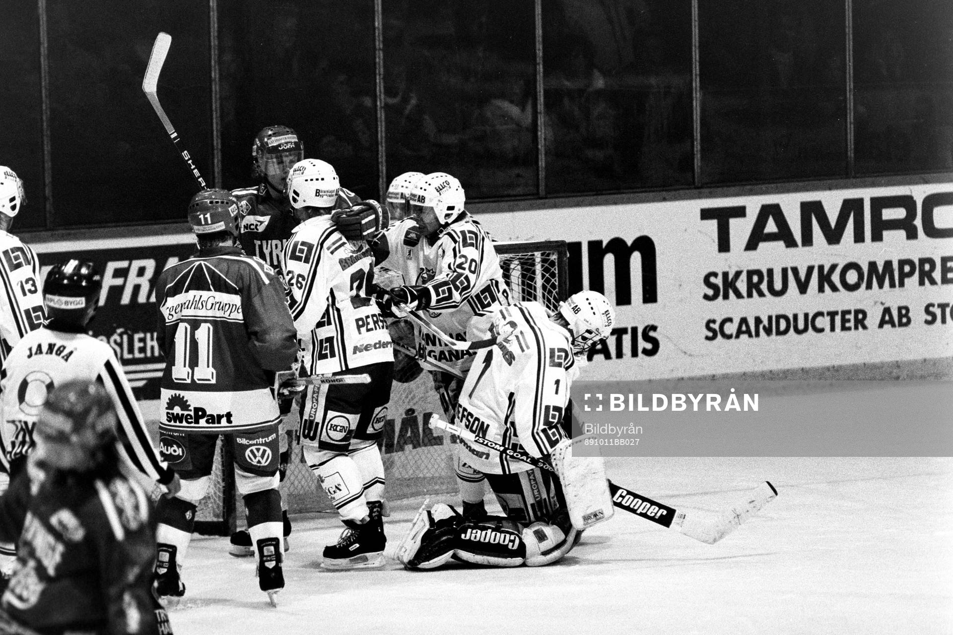 Lite bråk vid rögles målvakt Fredrik Josefsson