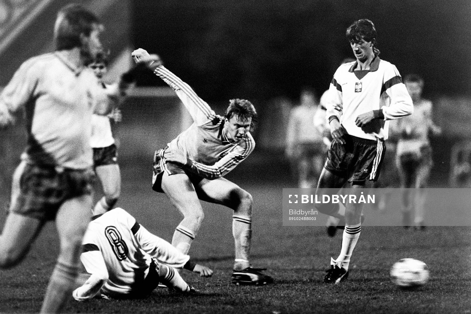 Fotboll, U21, EM-Kval, Polen - Sverige, 1-1: Kennet Andersson, Sverige i skottagen.