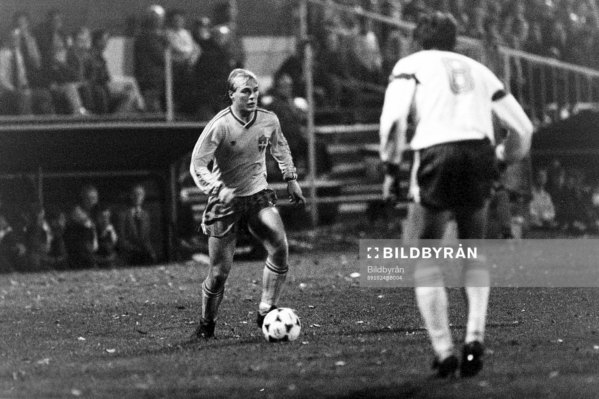Peter Wibrån, Sverige med bollen