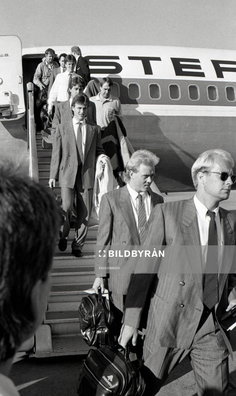 Sverige anländer med flyg, Mats Magnusson, Stefan