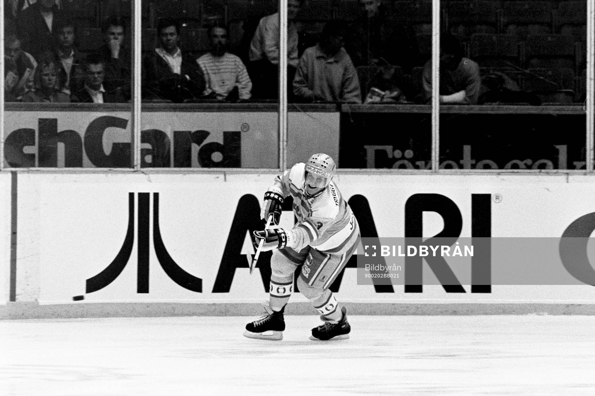 Tomas Jonsson, Sverige