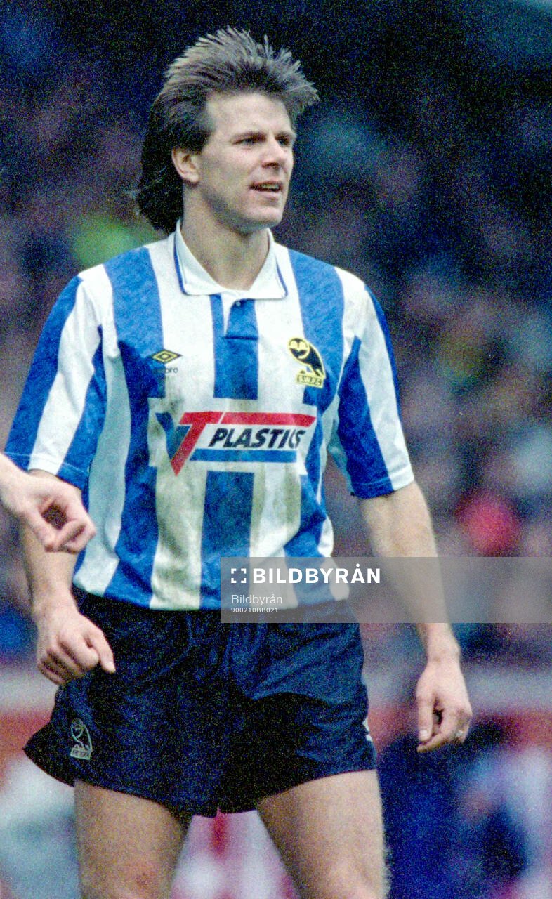 Football, Barclays League Division 1, England 1989-1990, Aston Villa - Sheffield Wednesday: Roland Nilsson of Sheffield Wednesday.
