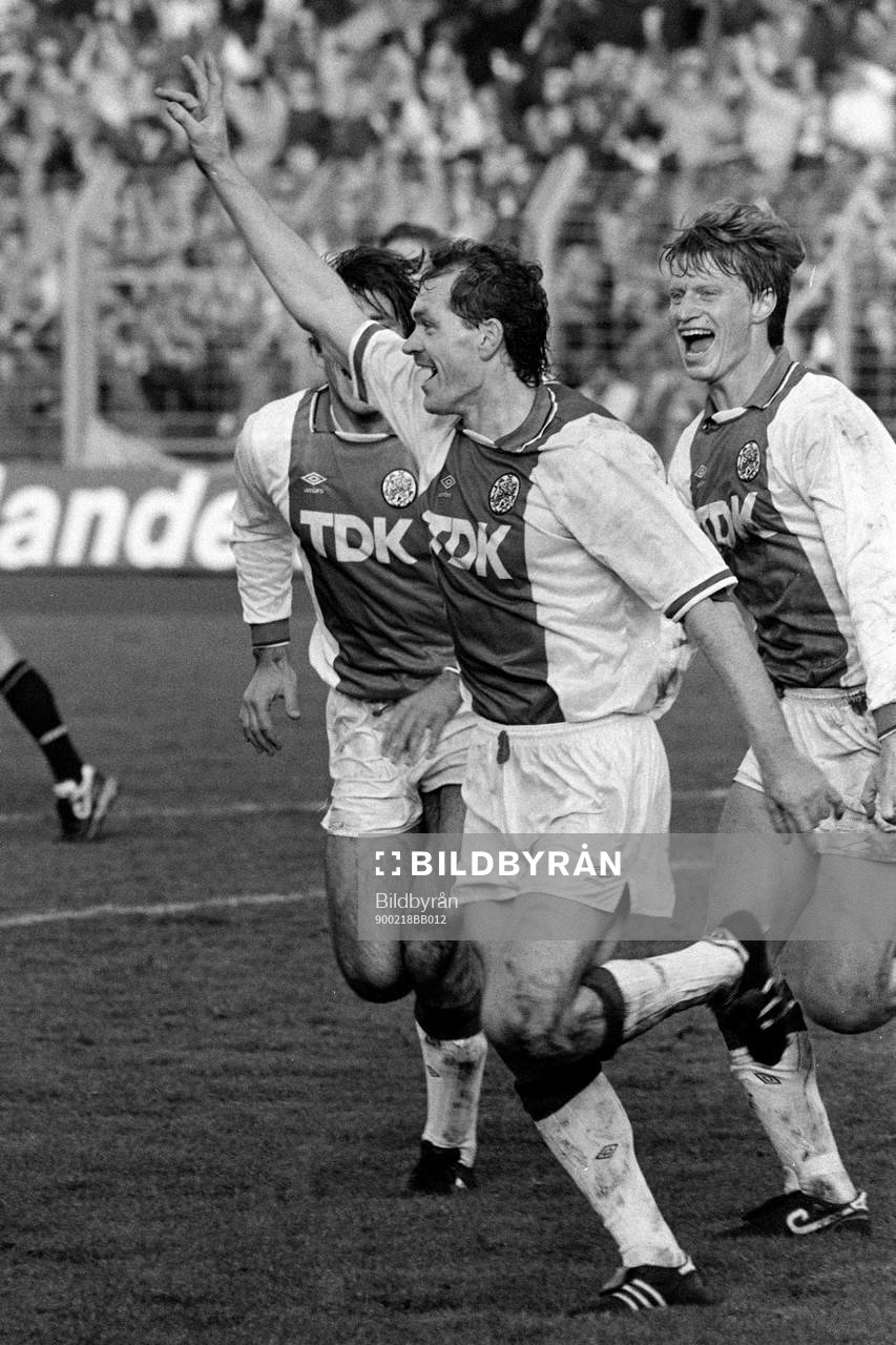 Stefan Pettersson och Ajax jublar
