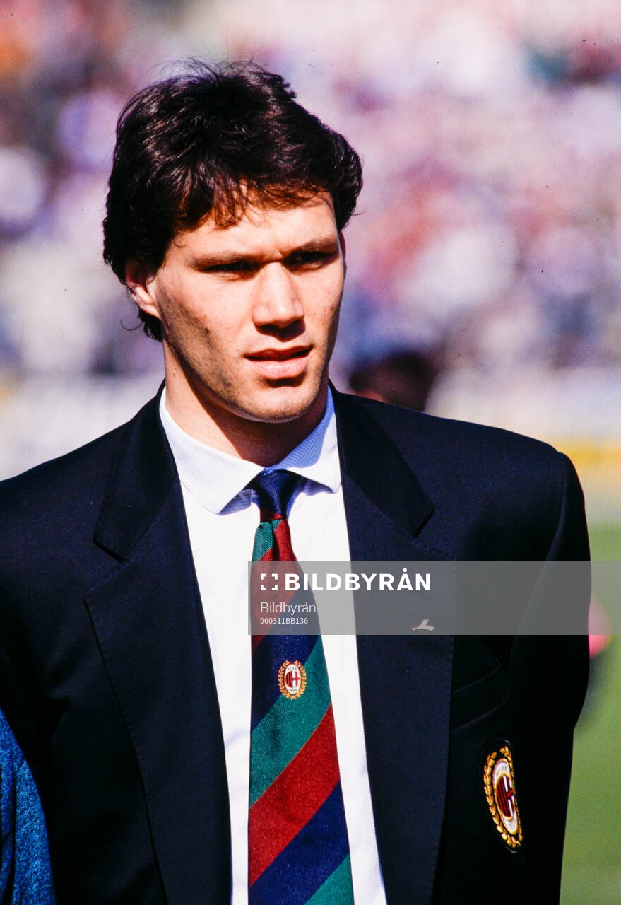 Football, Serie A, Juventus - Milan: Milans Marco van Basten.