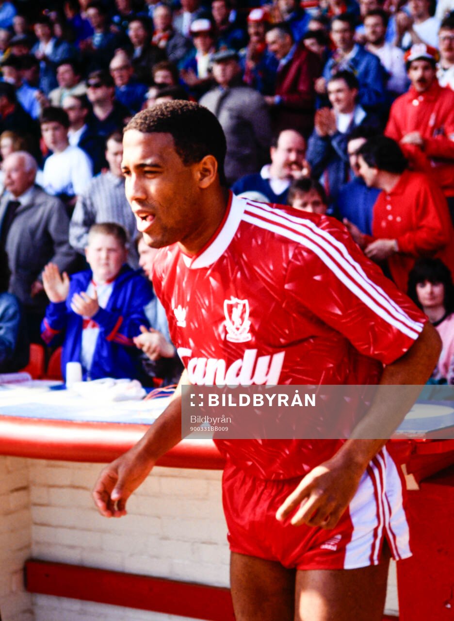 Football, England, Barclays League Division 1, Liverpool - Southampton: Liverpools John Barnes entering Anfield.