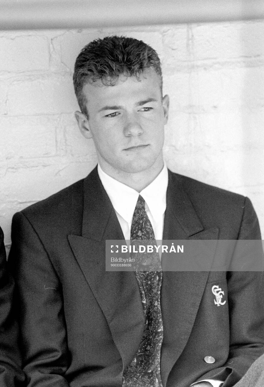 Football, England, Barclays League Division 1, Liverpool - Southampton: Southamptons Alan Shearer on the bench. 