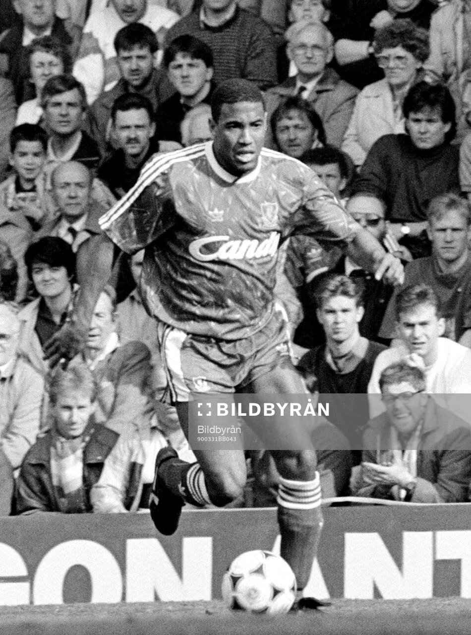 Football, England, Barclays League Division 1, Liverpool - Southampton: Liverpools John Barnes.