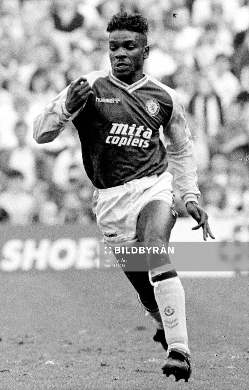 Football, Barclays League Division 1 1989-1990, Aston Villa - Manchester City: Aston Villas Tony Daley. 