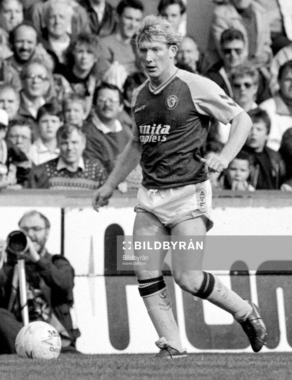 Football, Barclays League Division 1 1989-1990, Aston Villa - Manchester City: Aston Villas Kevin Gage. 