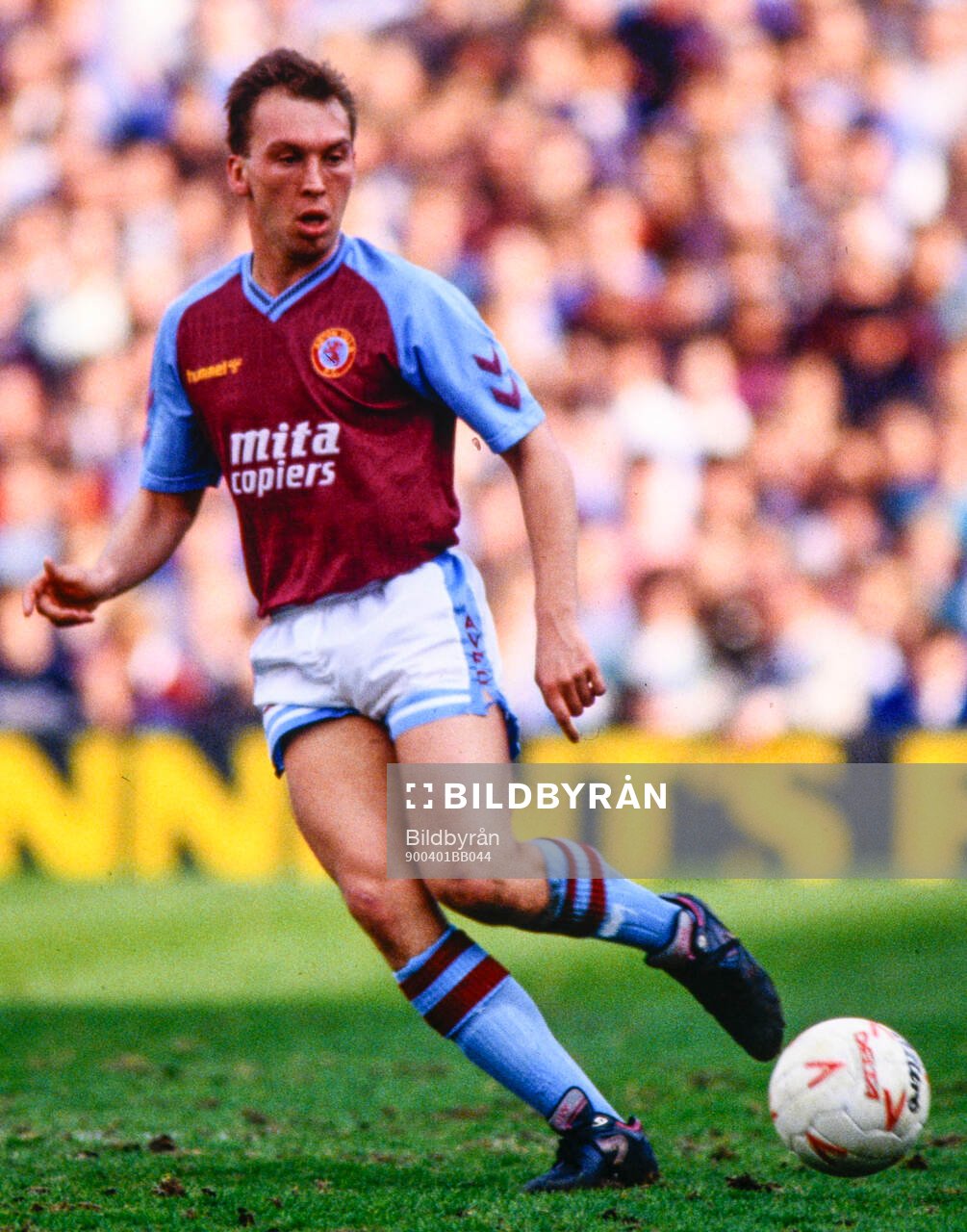 Football, Barclays League Division 1 1989-1990, Aston Villa - Manchester City: Aston Villas David Platt. 