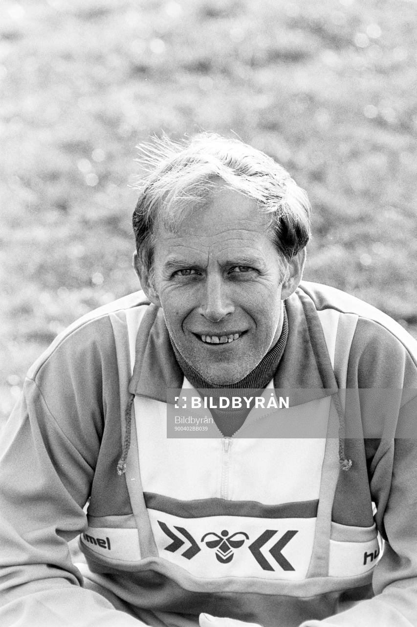 Fotboll, Div 2 Södra, IFK Hässleholm, förhands: Sten-Åke Olsson.
