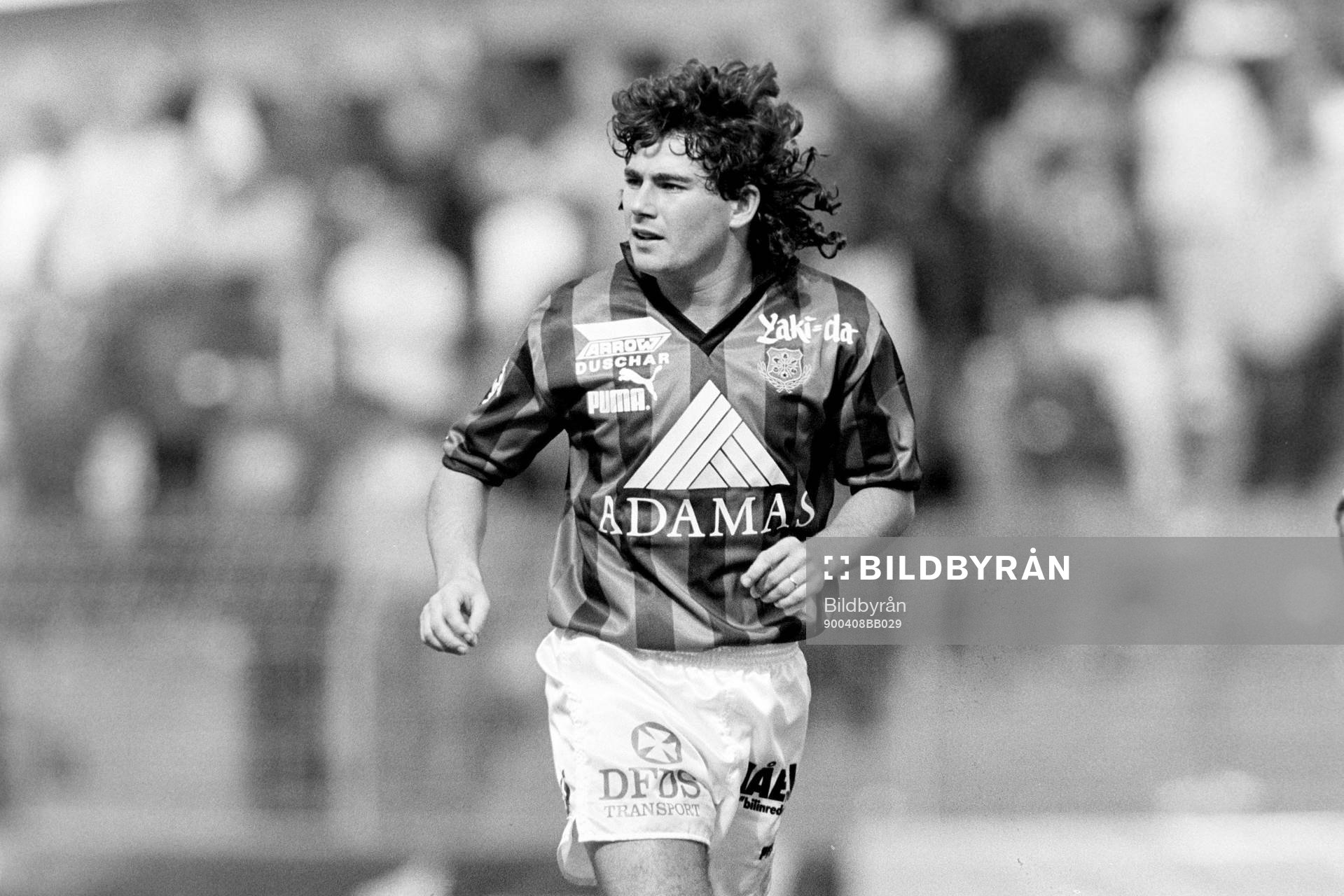 Simon Hunt, Gais