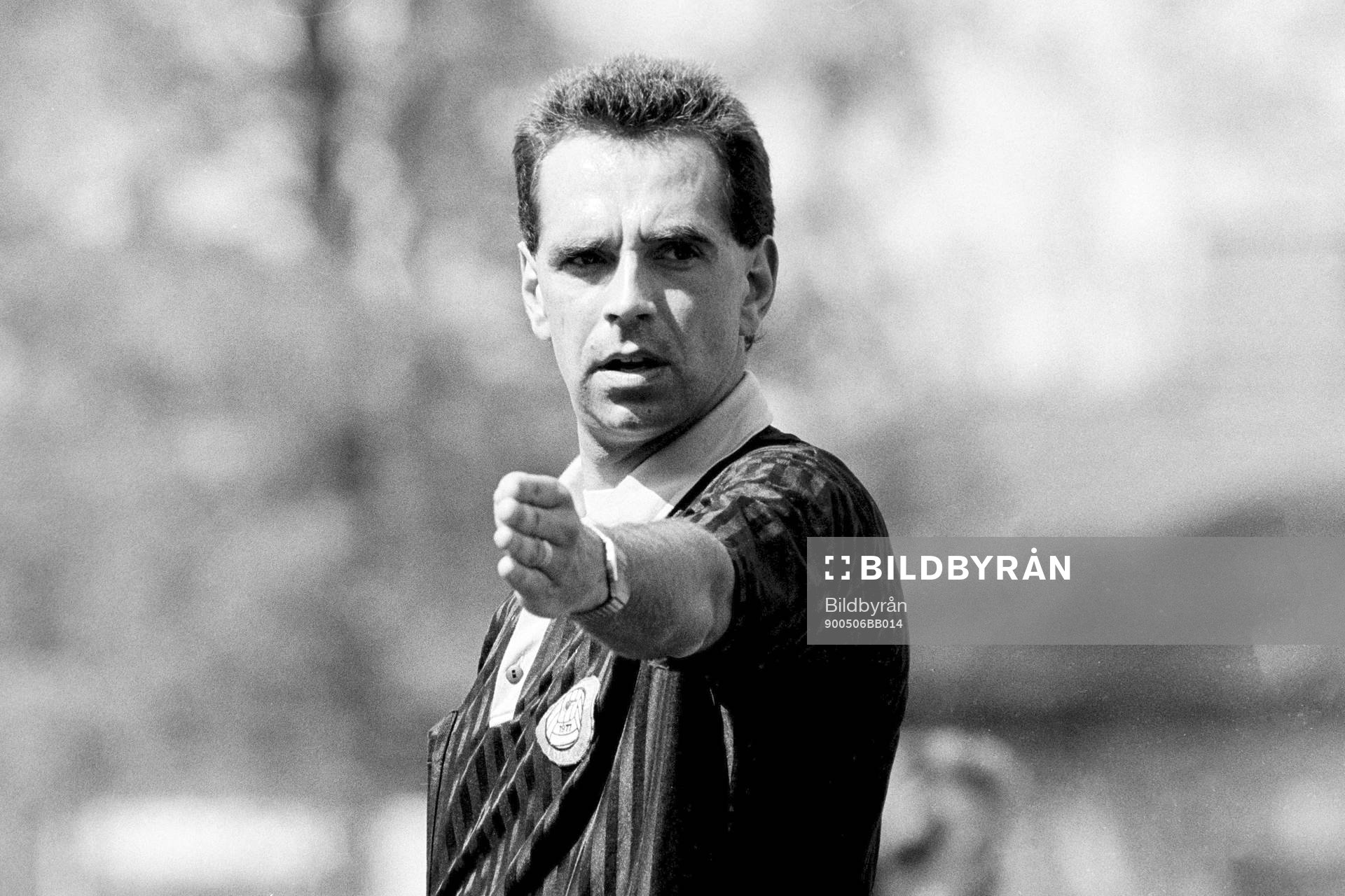 Fotboll, Div 1 Södra, Markaryd - Landskrona, 2-1: Lennart Elofsson, Halmstad, domare i matchen.
