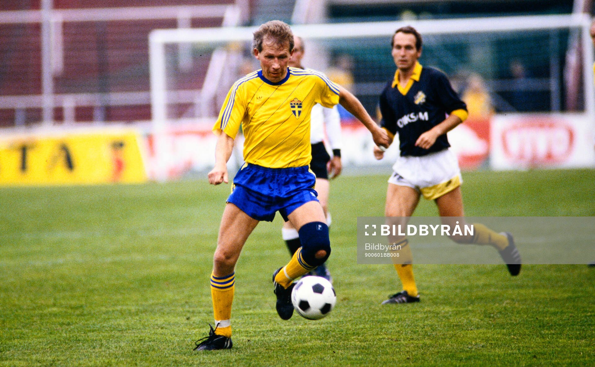 Ca 1990 Fotboll, veteranmatch på Råsunda Fotbollstadion,