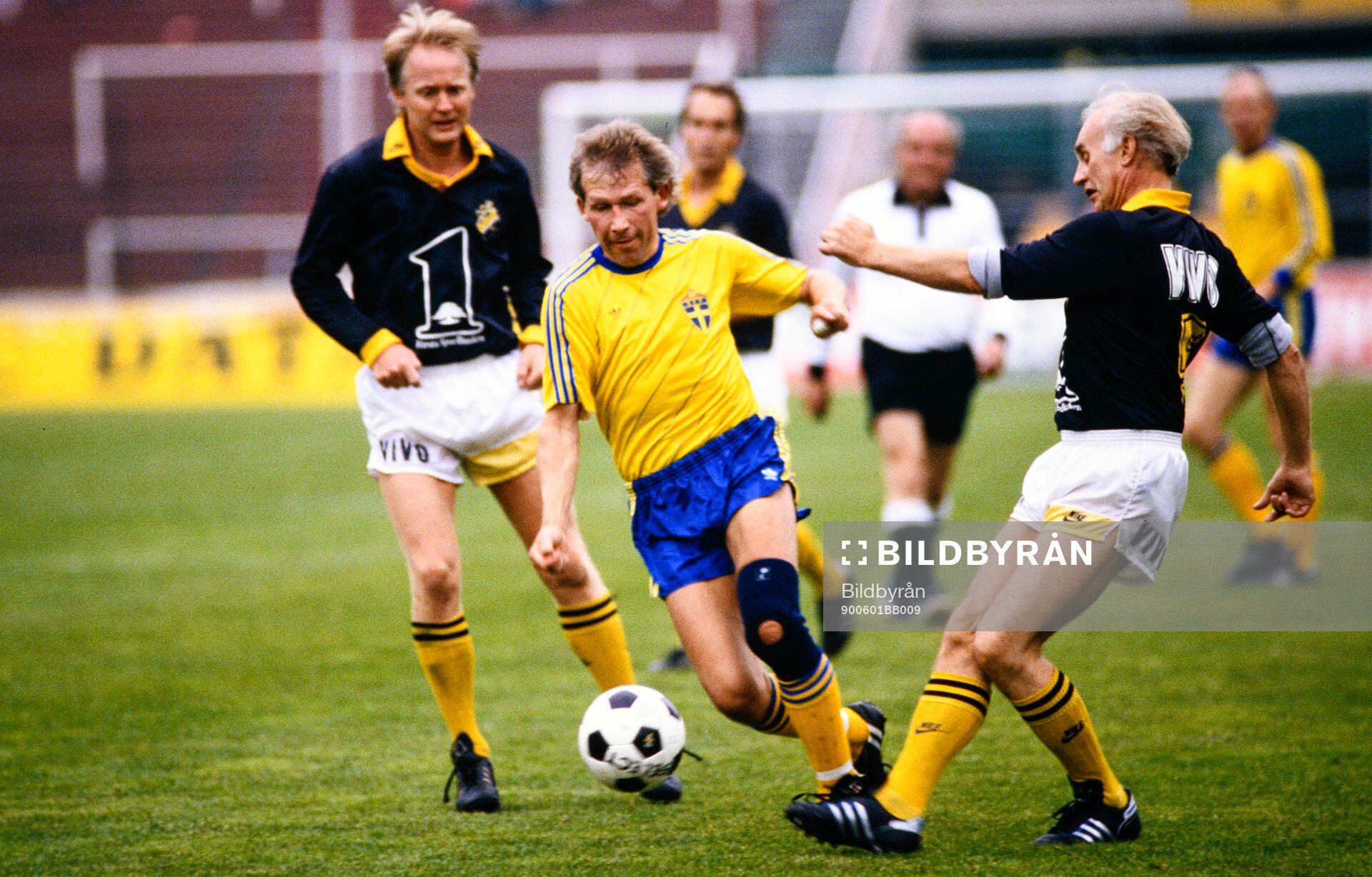 Ca 1990 Fotboll, veteranmatch på Råsunda Fotbollstadion,