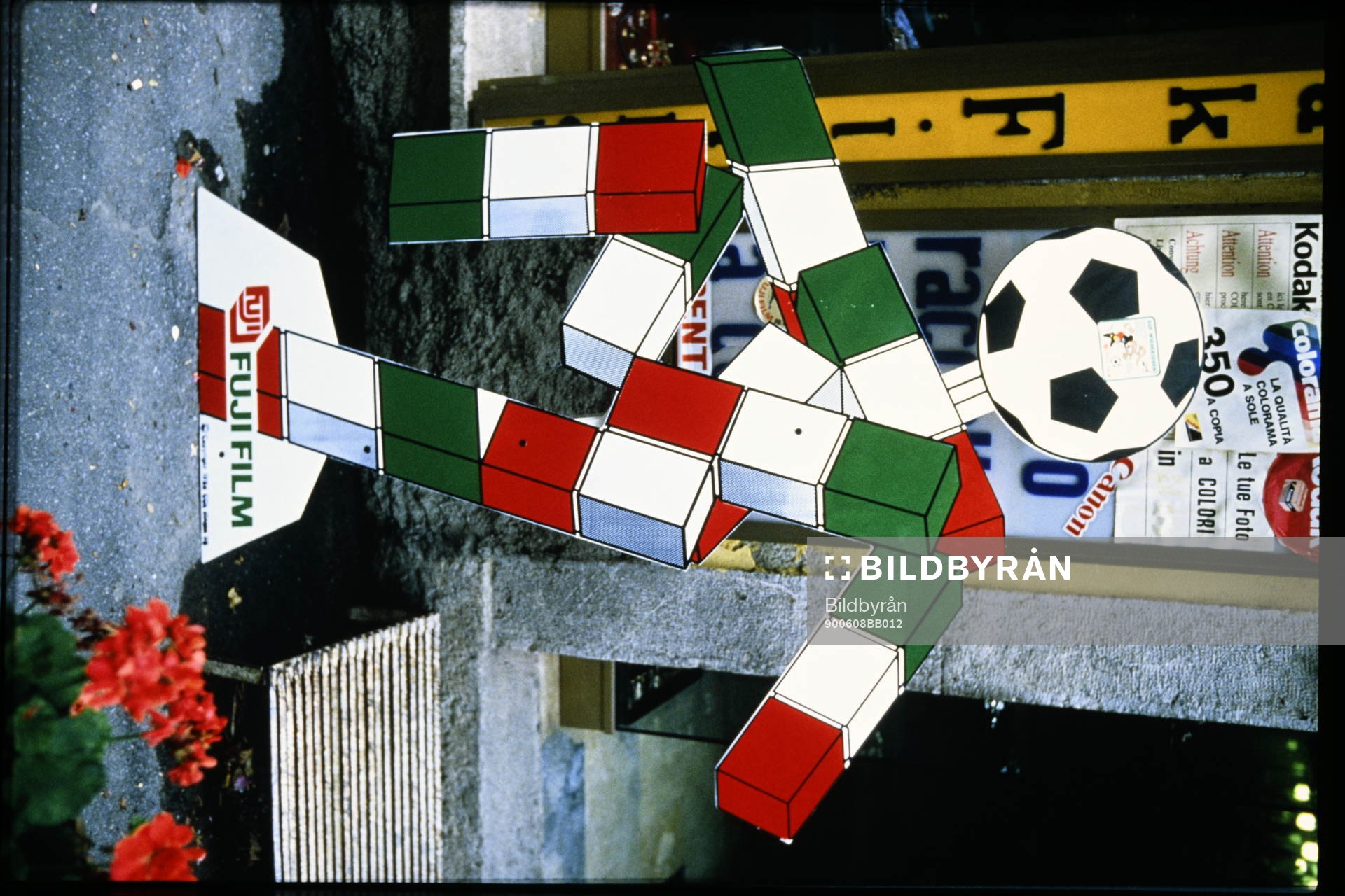 Fotboll, VM 1990, maskot