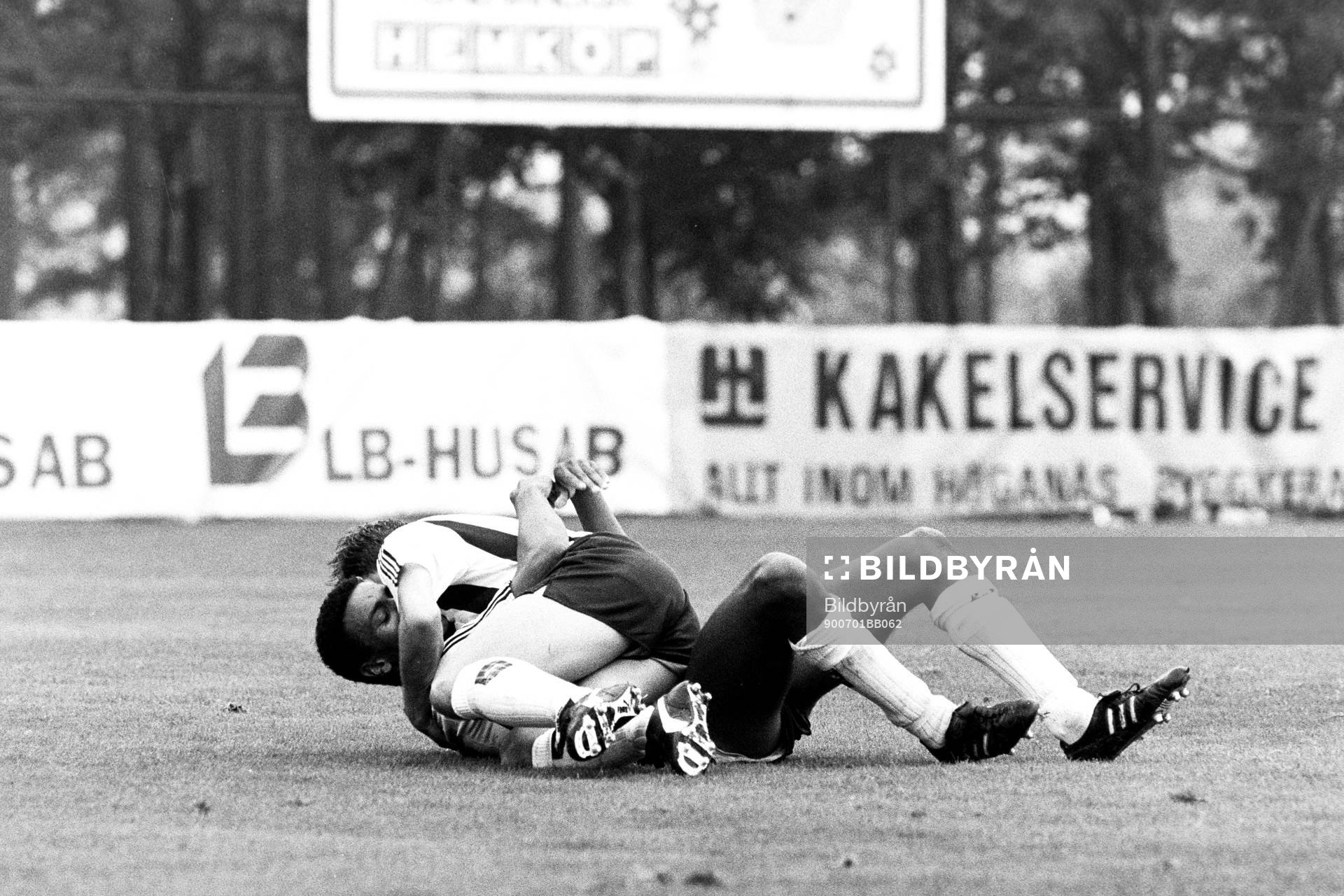 Fotboll, Div 1 Södra, Mjällby - Landskrona, 0-2: Issa Manglind, Landskrona jublar efter mål.