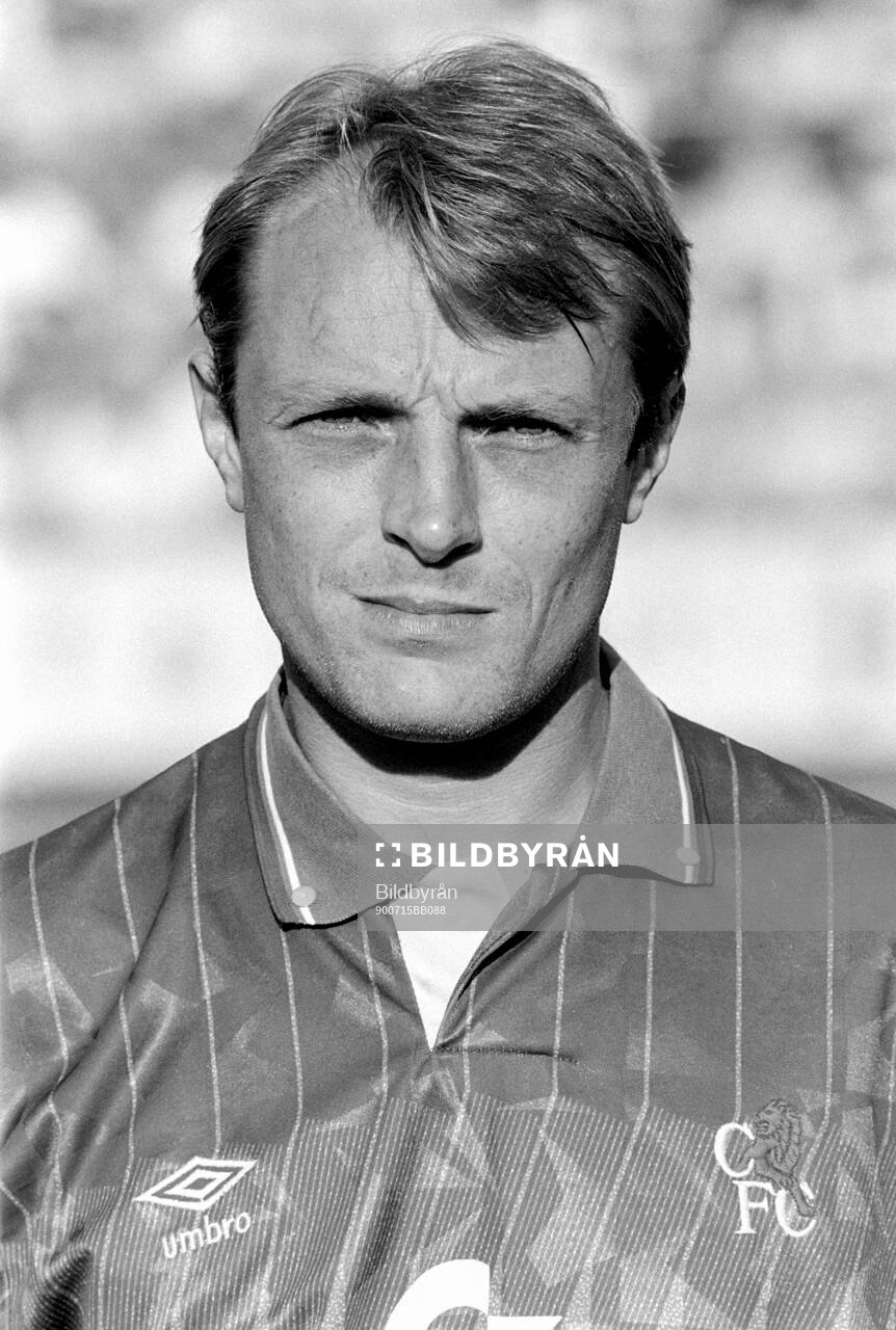 Football, Friendly Training Game 1990, Helsingborg - Chelsea: Chelseas John Bumstead.