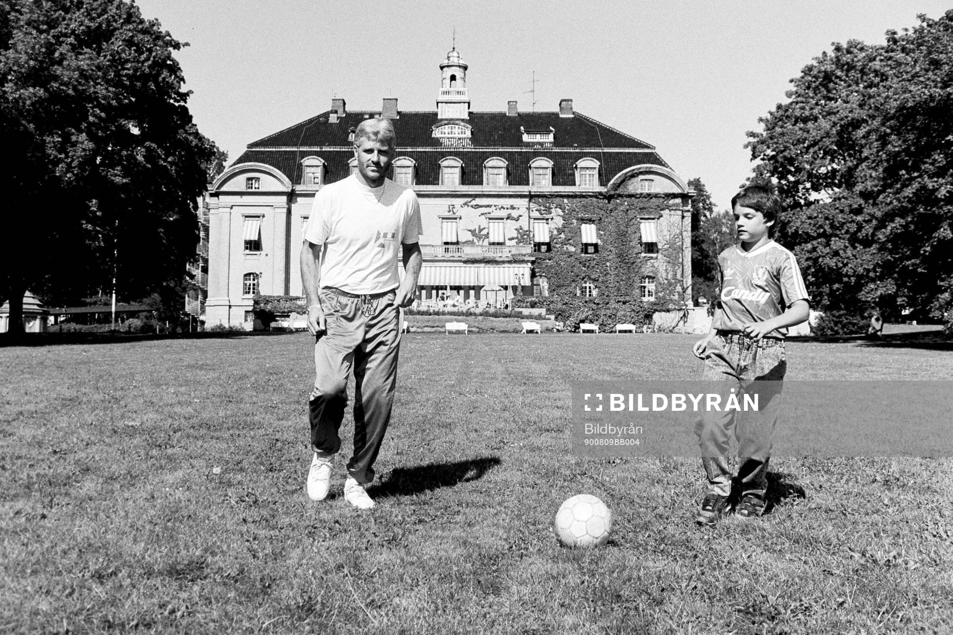 Robert Tracey med sin idol Glenn Hysén