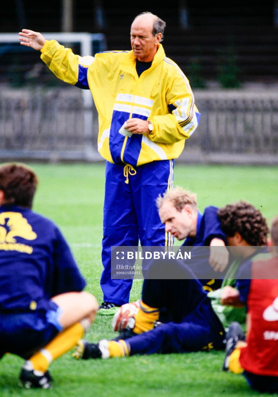 Fotboll, Sverige, Träning: Tommy Svensson, ny förbundskapten för svenska fotbollslandslaget.