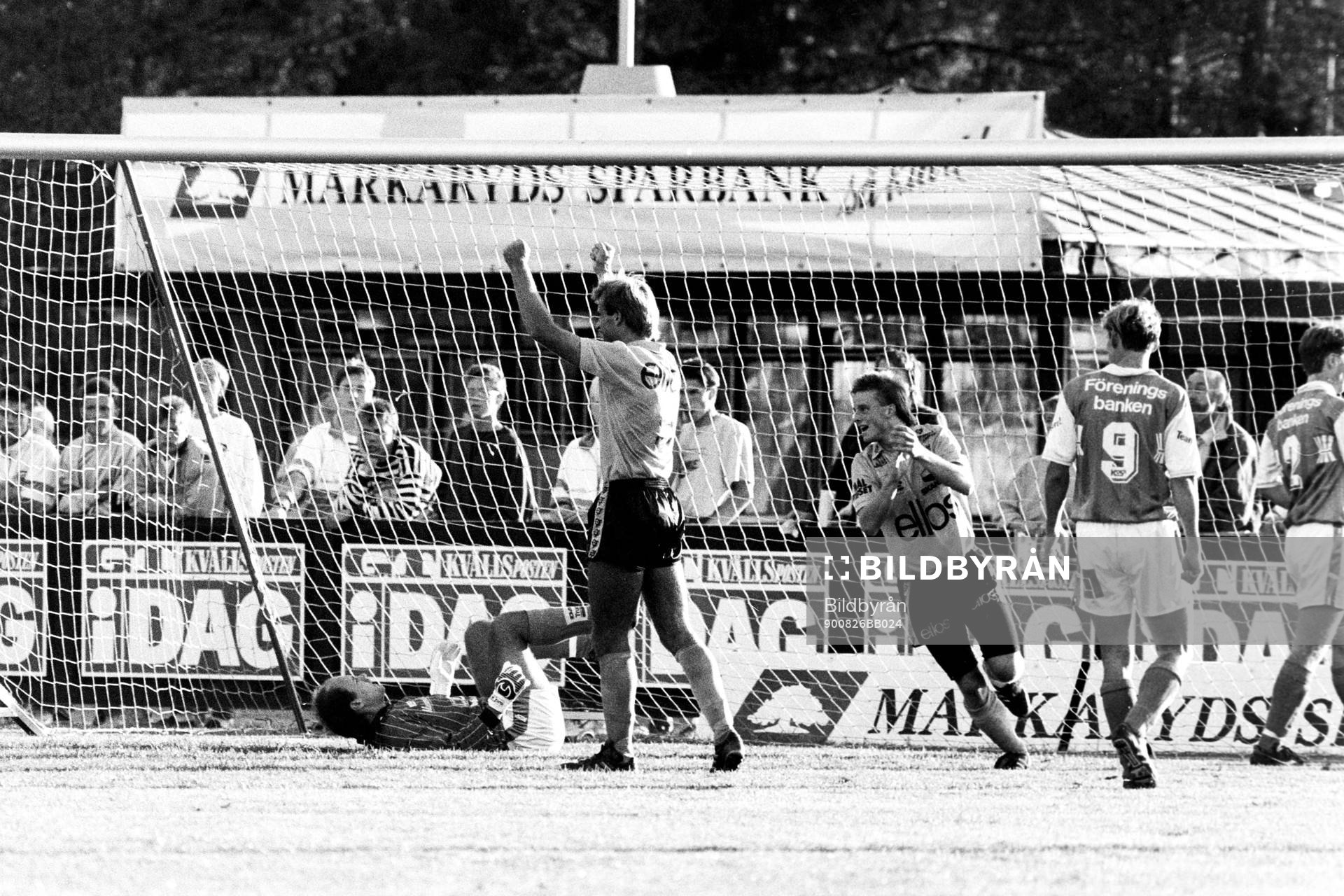 Fotboll, Div 1 Södra, Markaryd - Elfsborg, 2-1: Jubel i Elfsborg efter mål av Niklas Händén.