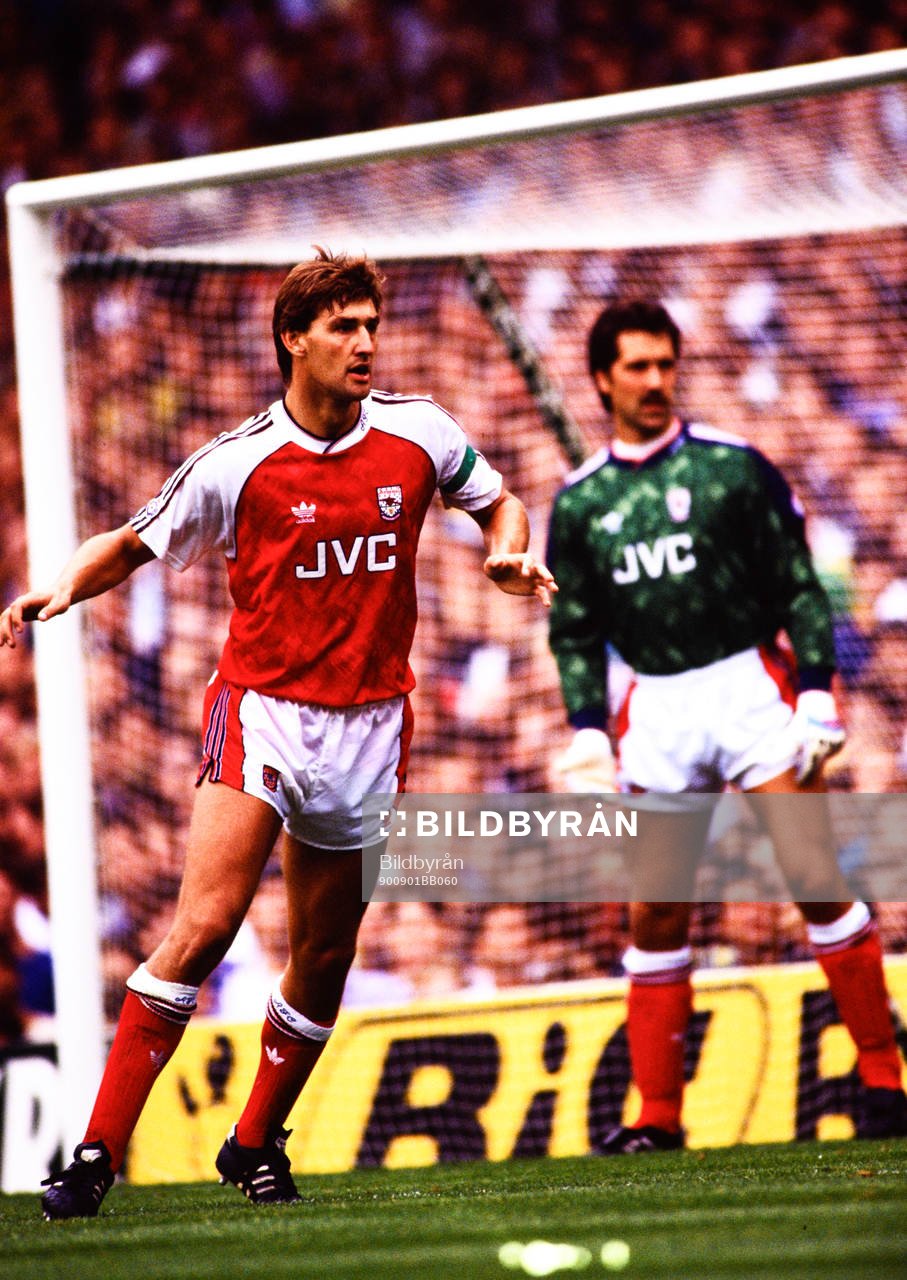 Fotboll, Engelska Ligan, Arsenal - Tottenham: Arsenals Tony Adams.