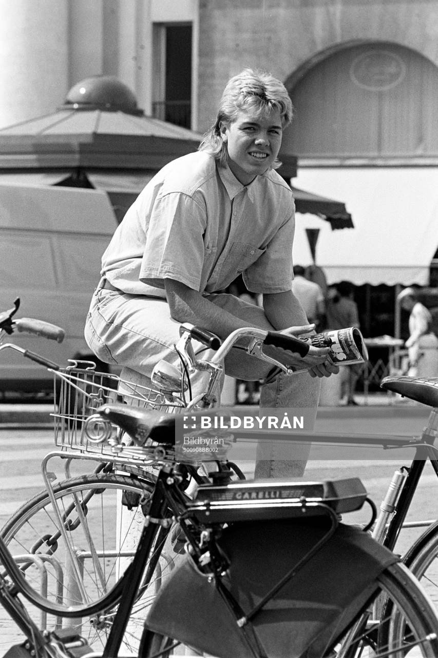 Tomas Brolin på stan