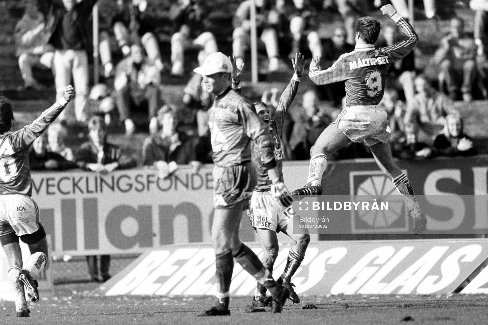 Jonas Axeldal och Niklas Gudmundsson, Halmstad, jublar