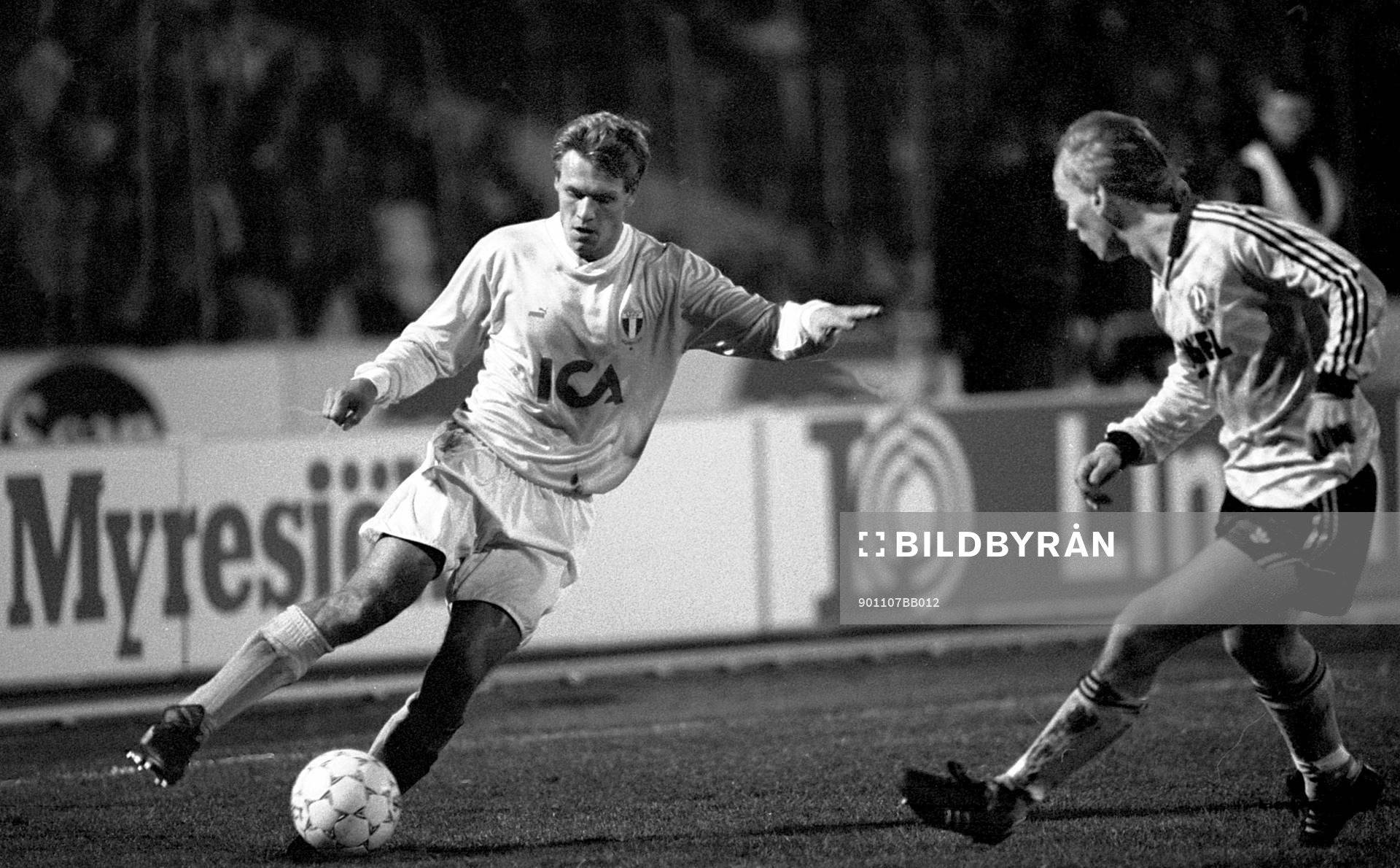 Niclas Nylén, med bollen