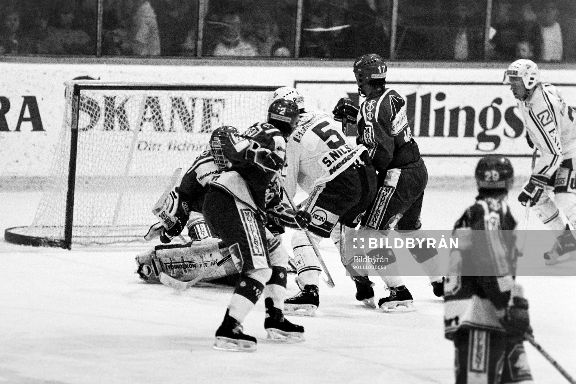 Stefan Nilsson, Rögle framför tyringes målvakt Magnus