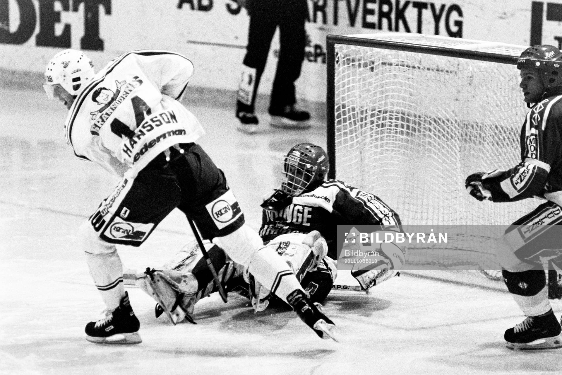 Roger Hansson, Rögle framför tyringes målvakt Magnus