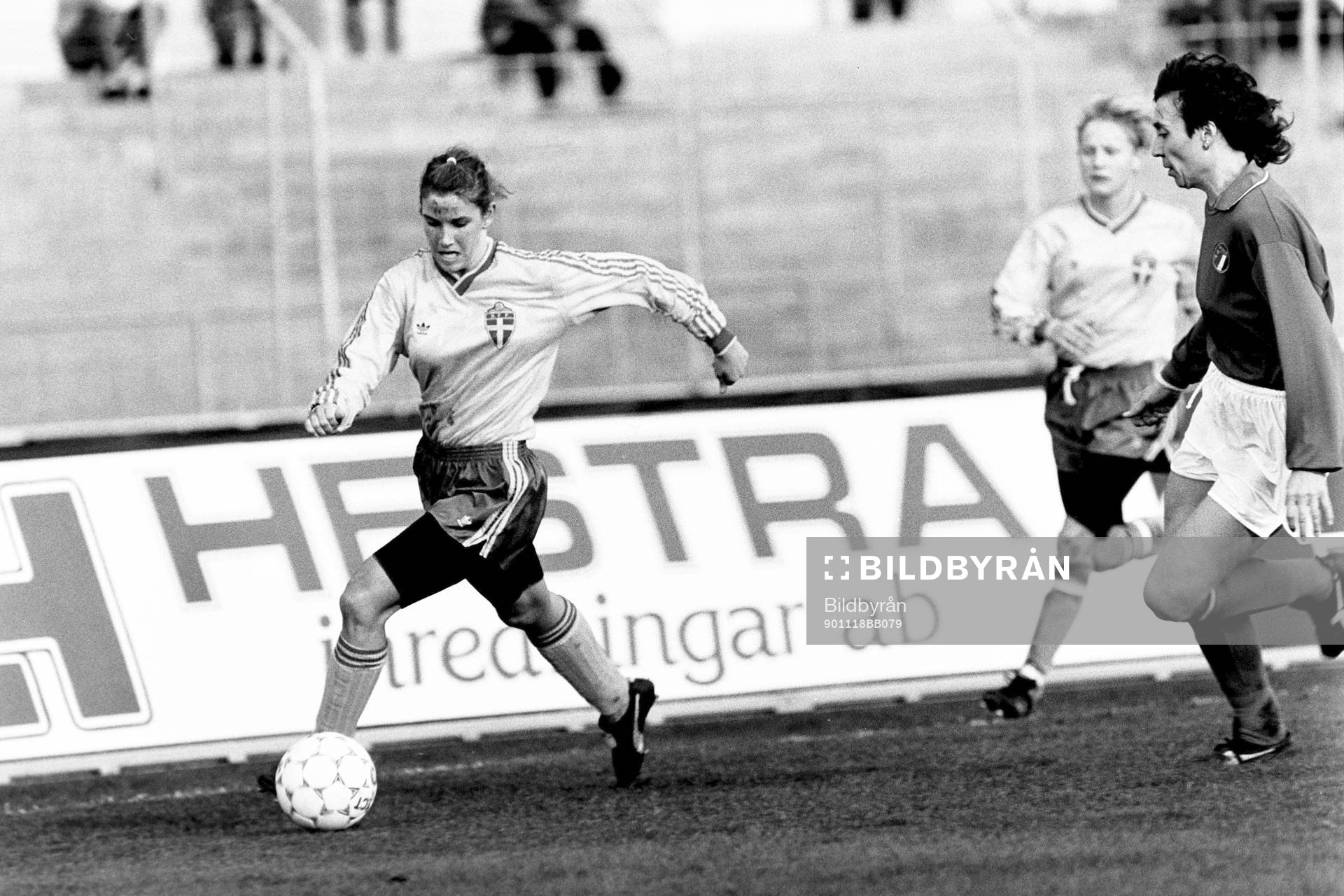 Susanne Hedberg, Sverige med bollen