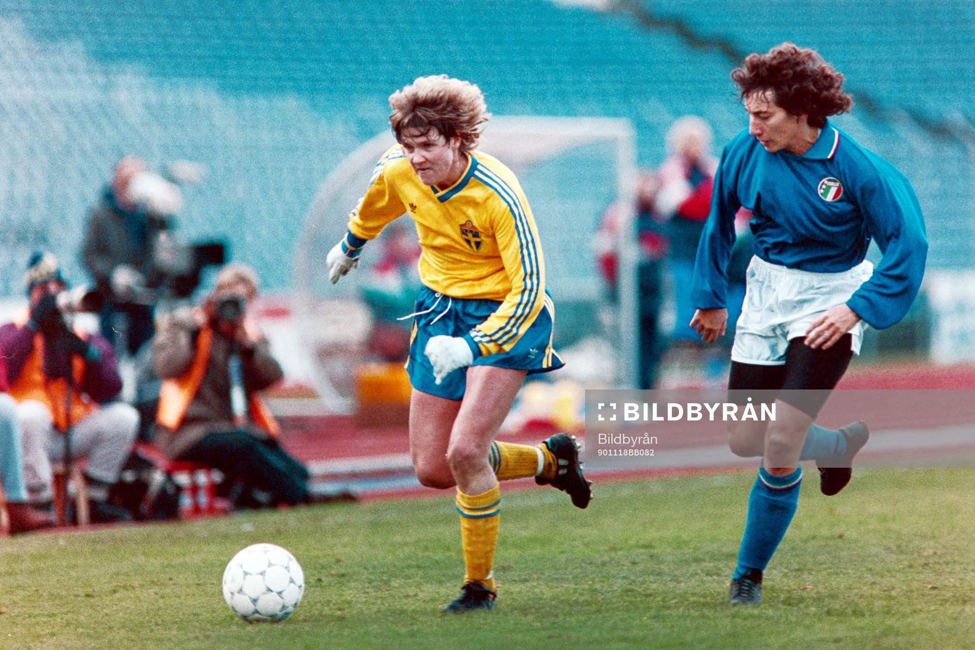 Pia Sundhage, Sverige med bollen