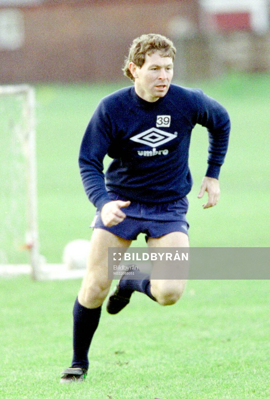 Football, Barclays League Division 1, England,  Manchester City, Training: Clive Allen during a training session. 