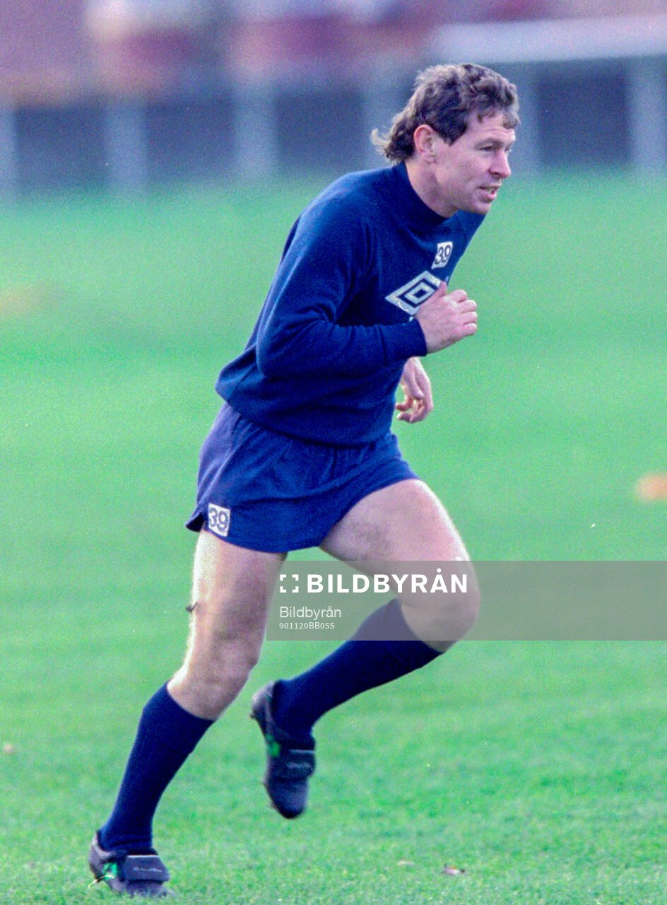 Football, Barclays League Division 1, England,  Manchester City, Training: Clive Allen during a training session. 