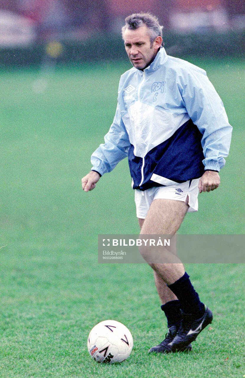 Football, Barclays League Division 1, England,  Manchester City, Training: Player manager Peter Reid during a training session. 