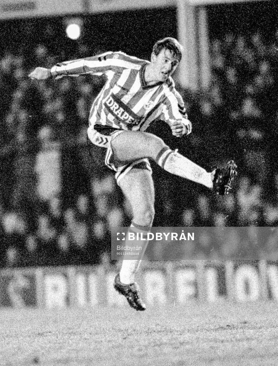 Football, Barclays League Division 1, England 1990-1991, Southampton - Crystal Palace: Southamptons Matthew Le Tissier.