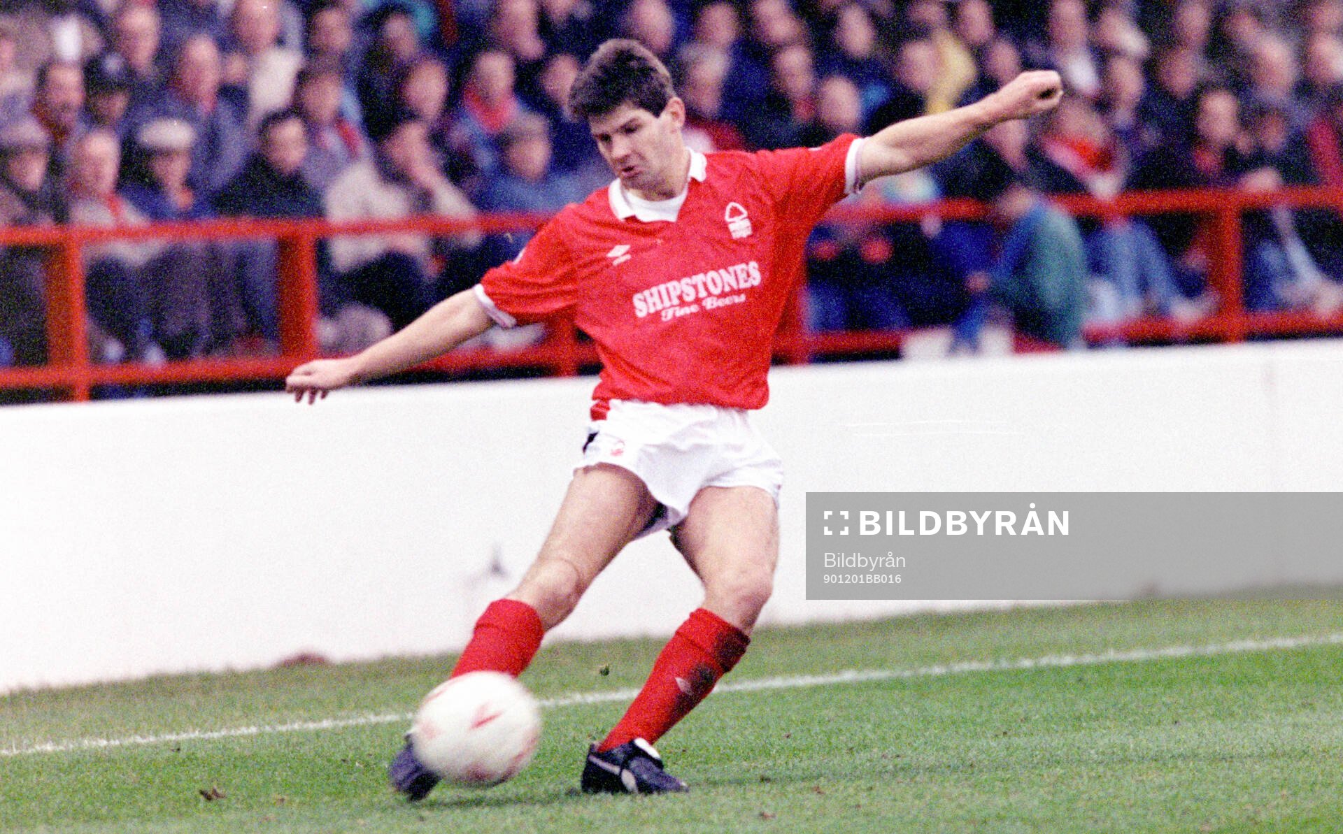 Football, Barclays League Division 1, England 1990-1991, Nottingham Forest - Luton: Nottinghams Brian Laws.