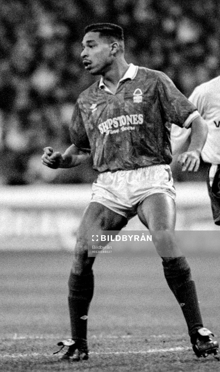 Football, Barclays League Division 1, England 1990-1991, Nottingham Forest - Luton: Nottinghams Des Walker.