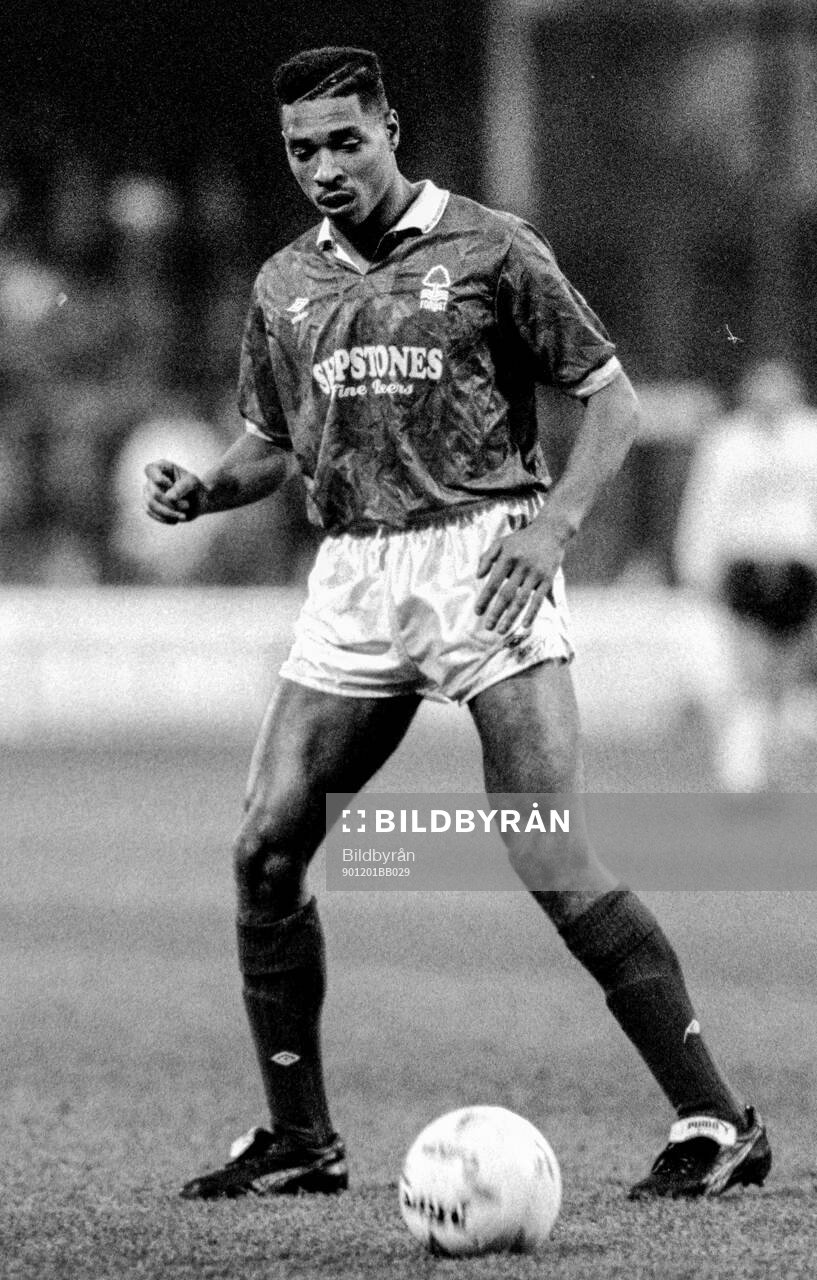 Football, Barclays League Division 1, England 1990-1991, Nottingham Forest - Luton: Nottinghams Des Walker.
